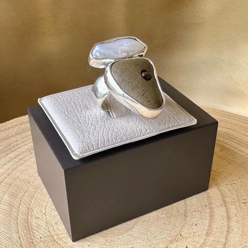 Agot. Costa Rican Design Serling Silver 925, River Rock & White Baroque Pearl Ring