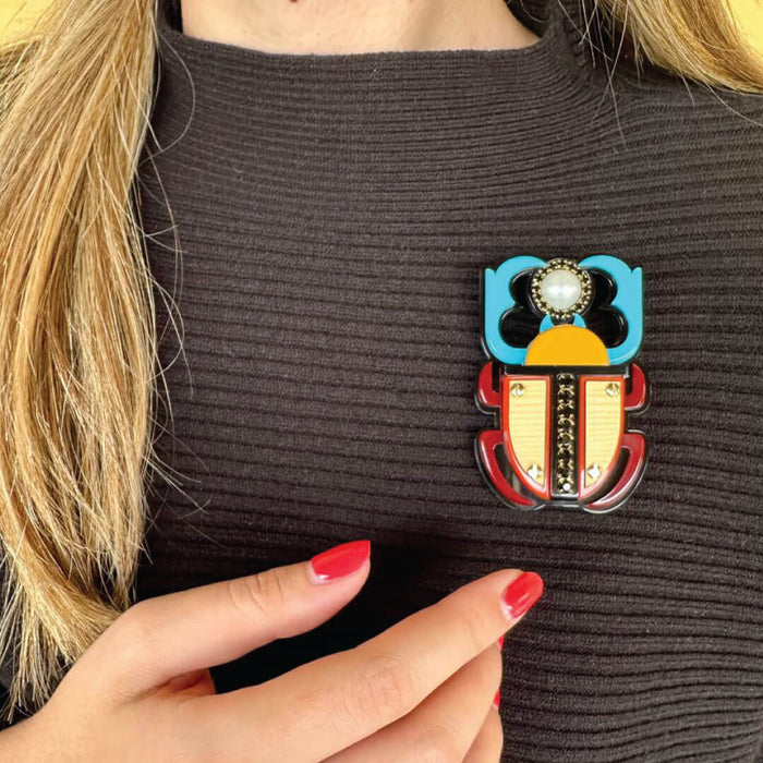 Gissa Brazilian Design Acrylic Pin Pendant