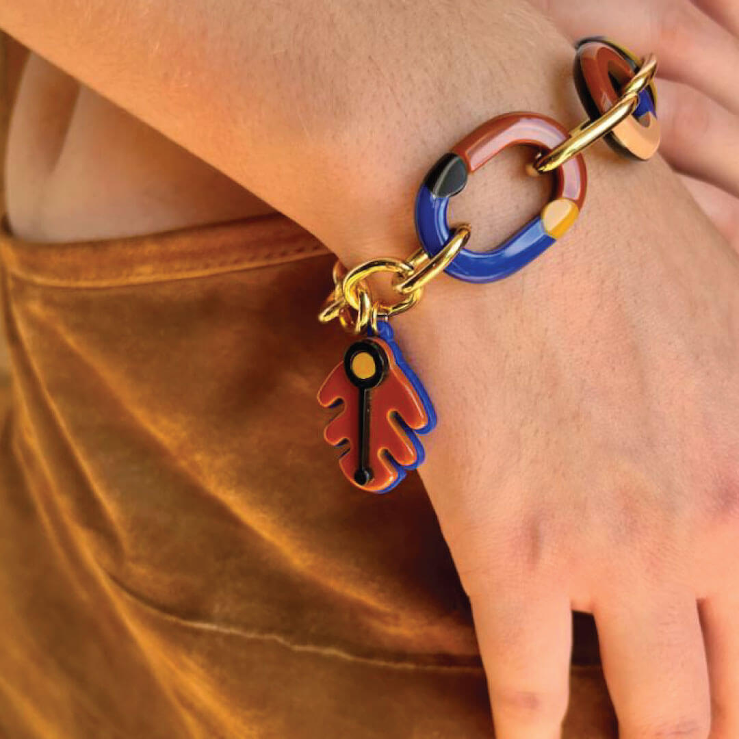 Brazilian Gissa Acrylic Link Bracelet 7.5 " length