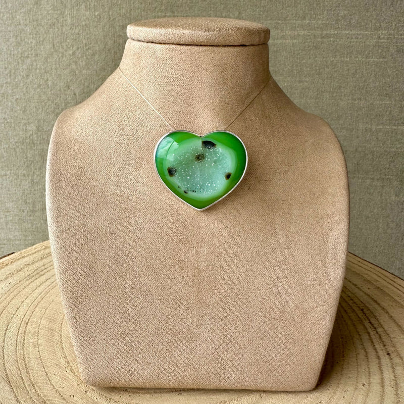 Agot CostaRican Design Handrafted Sterling Silver 925 & Brazilian Green Heart - shaped Druzy Pendant