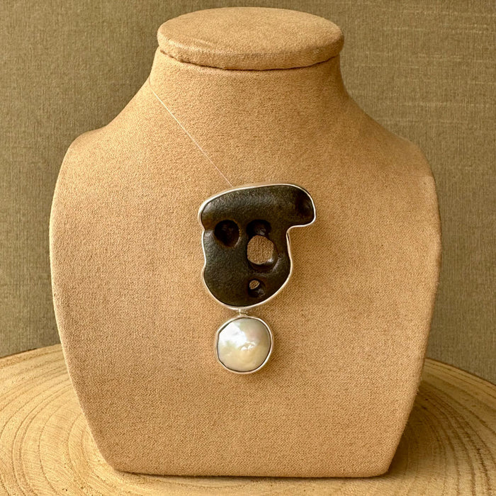Agot Costa Rican Design Handcrafted Sterling Silver 925 & Brown River Rock & Coin Pearl Pendant